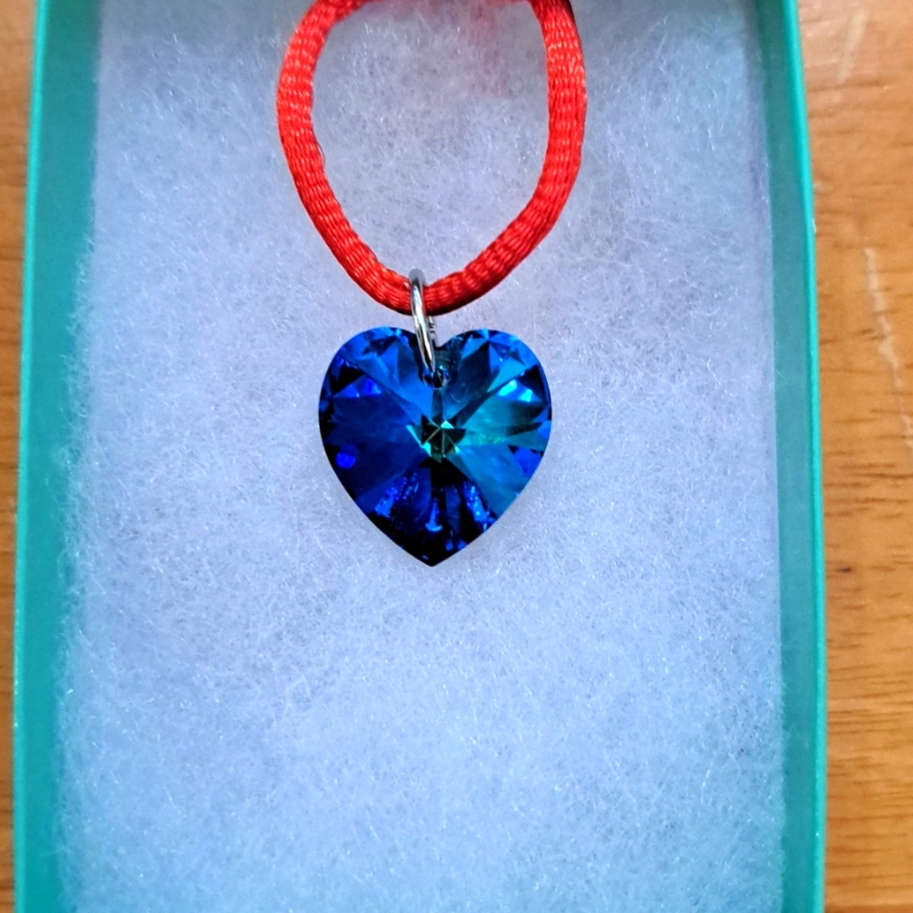 Summer Seashell Crystal Heart Necklace - Picture 1 of 6